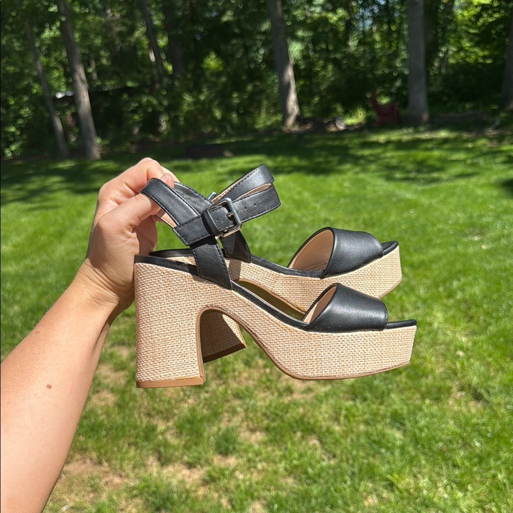 Dolce Vita Black and Tan Platform Sandals with Chunky Heel